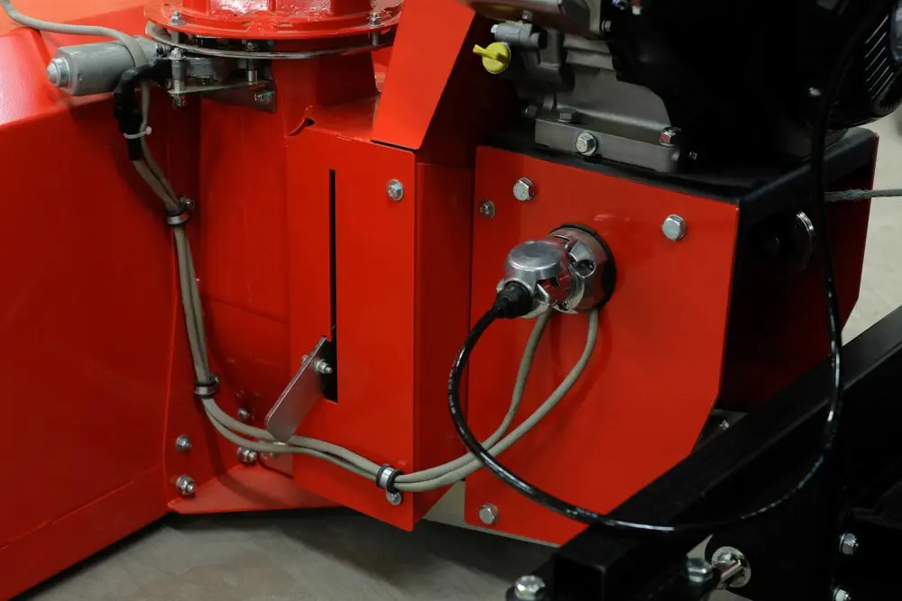 Snow blower 1250 mm / 49 in( 13hp Honda ) - Image 3