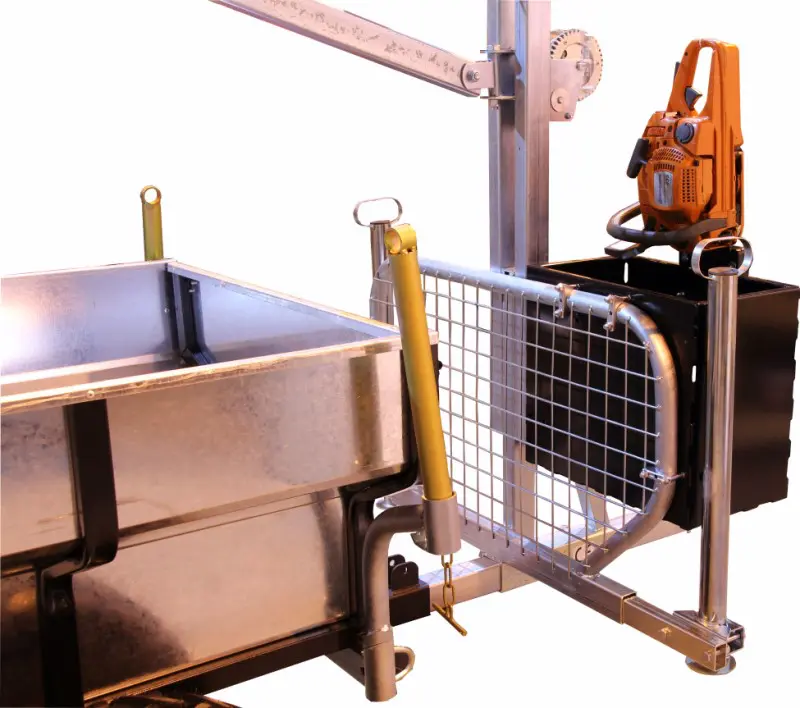 Luggage containerwith chainsaw holder - Image 2