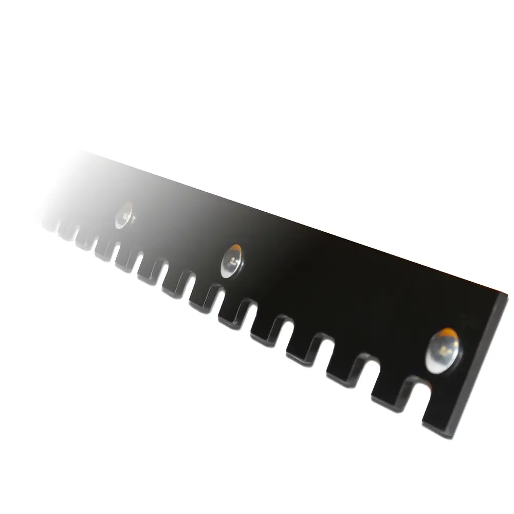 Warn puskulevyn kulutusterä hammastettu