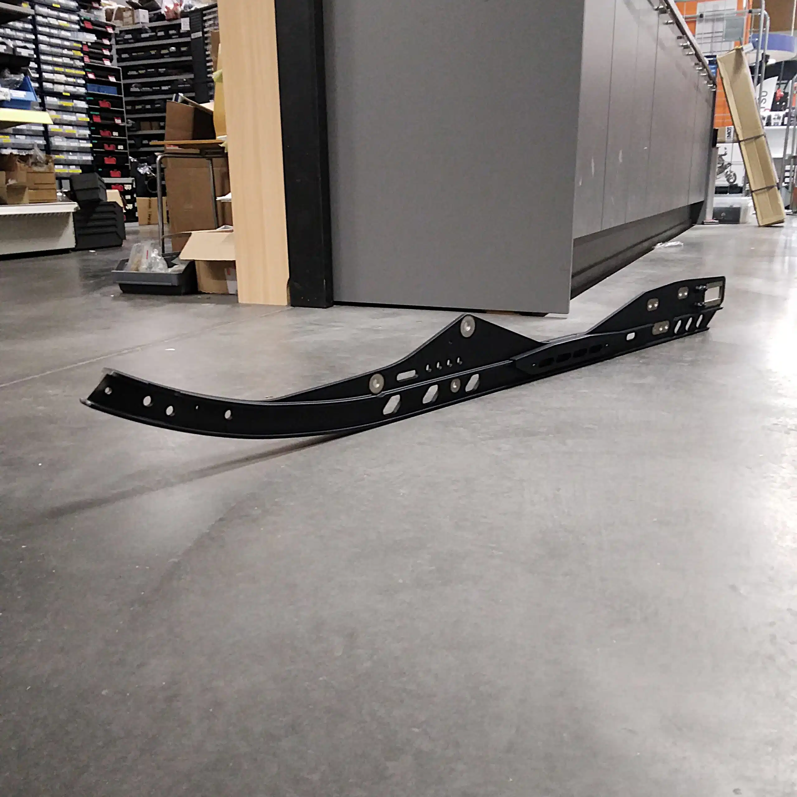 Polaris Liukurunko 600 RACER 136" oikea musta 1544733-463