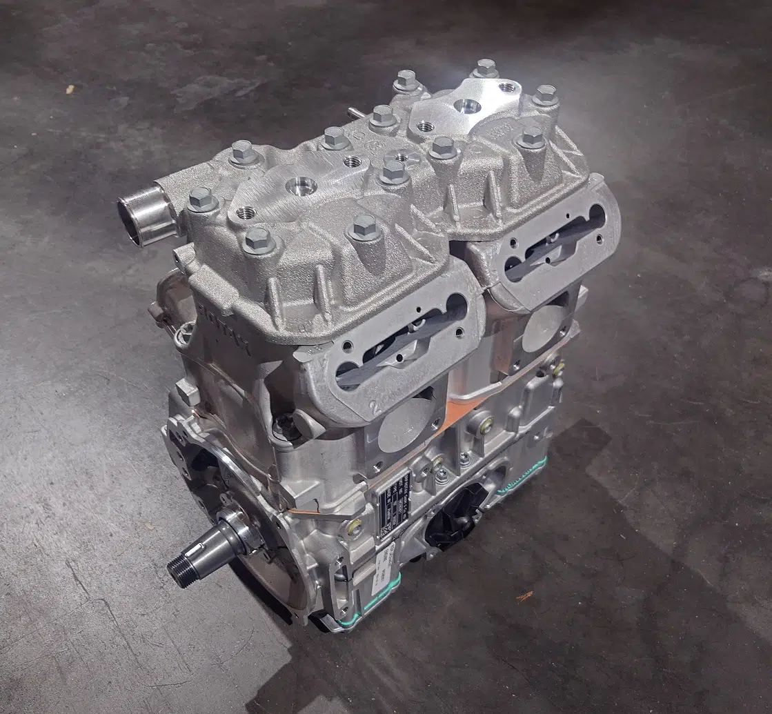 Alkuperäinen Rotax 800 E-TEC puolimoottori 420079755