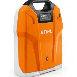 STIHL AR 3000 L setti sisältää akun, adapterin ja liitäntäkaapelin