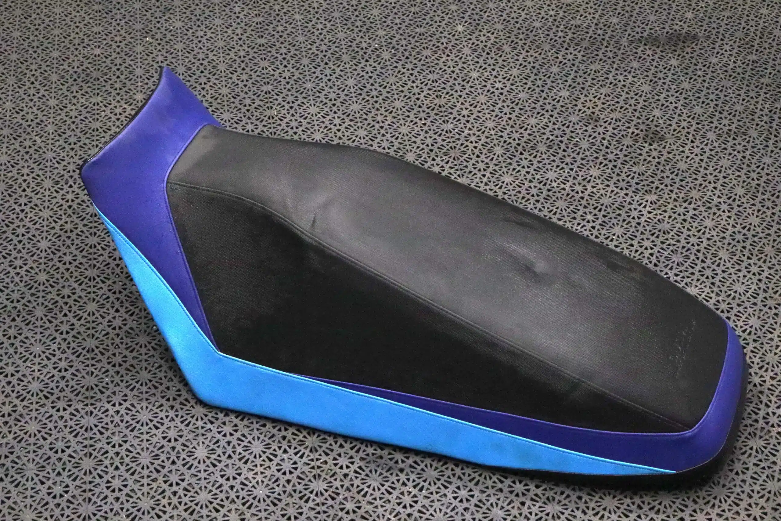 Yamaha Sidewinder istuin (käytetty)