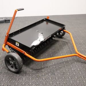 Husqvarna lisälaitevaunu ilmaajalla