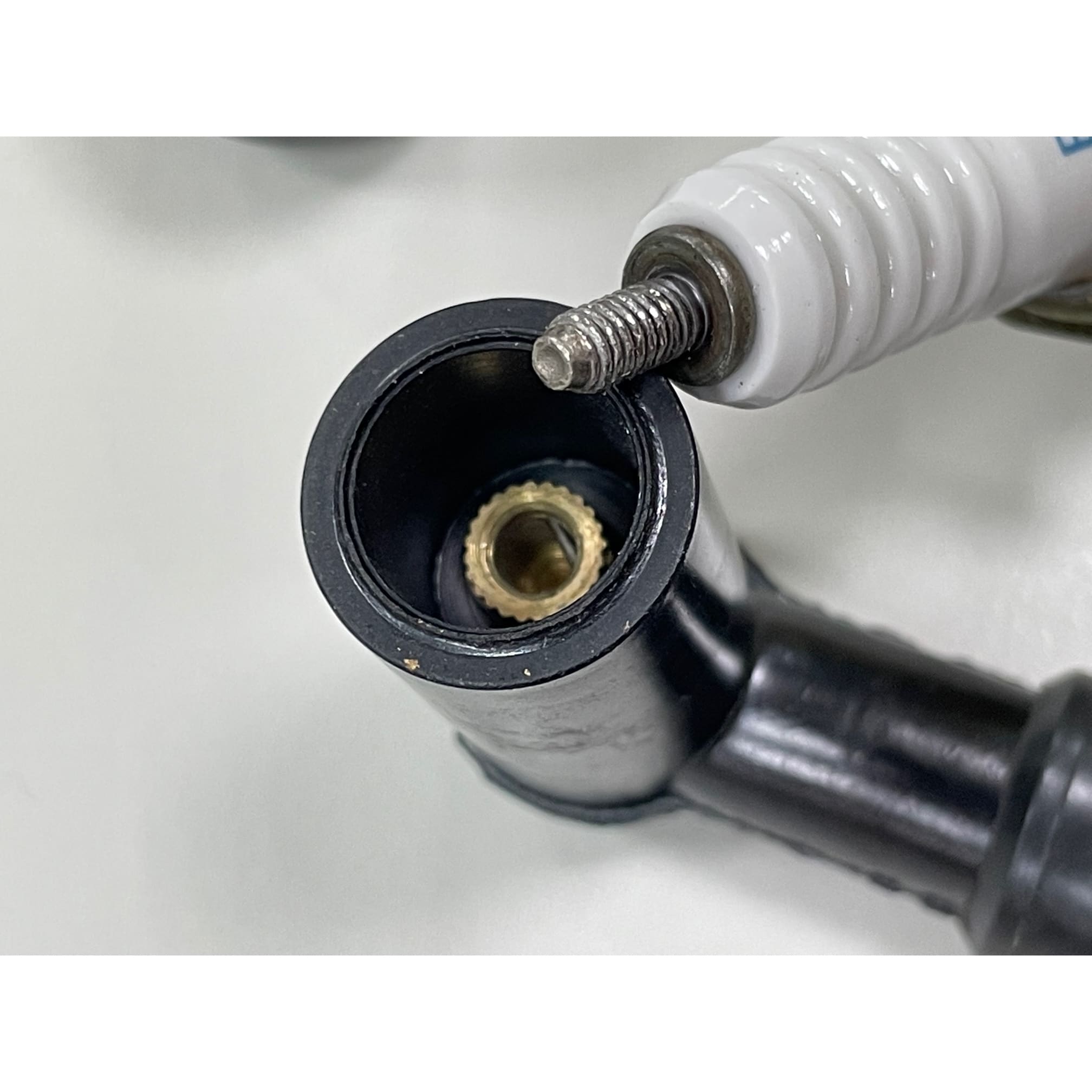 Spark plug cover LB05F 13-808-1 - Image 2